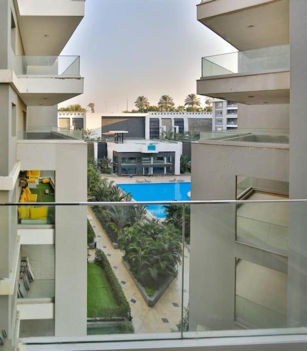 Parkside Boutique 3 Bbr Serviced Apartment - Ocean Blue - Near Airport Kairo Exteriör bild