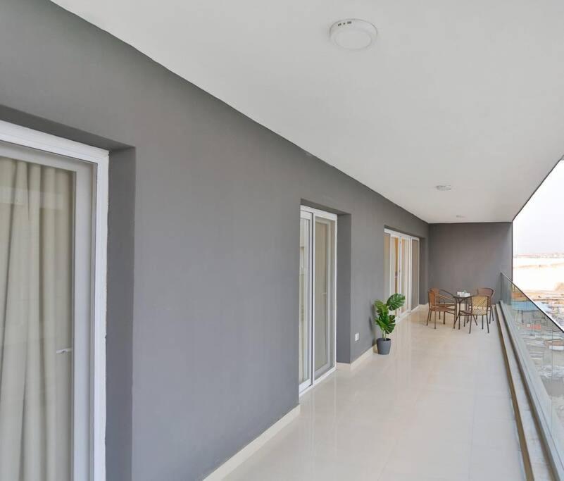 Parkside Boutique 3 Bbr Serviced Apartment - Ocean Blue - Near Airport Kairo Exteriör bild
